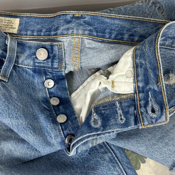 Levi's 501 Premium Denim Mid Thigh Luxor Street Shorts - Picture 5 of 14